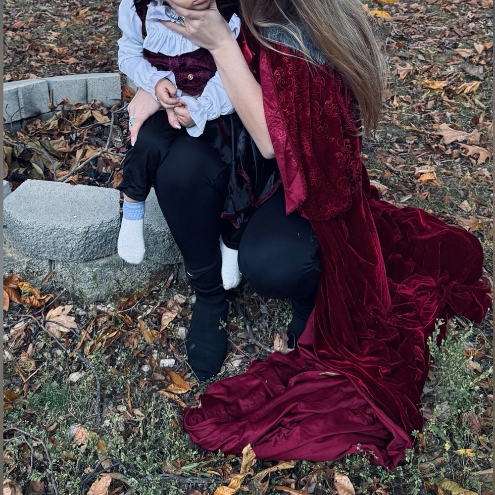 Elegant Red Velvet Hooded Cape Dracula Vampire - One Size